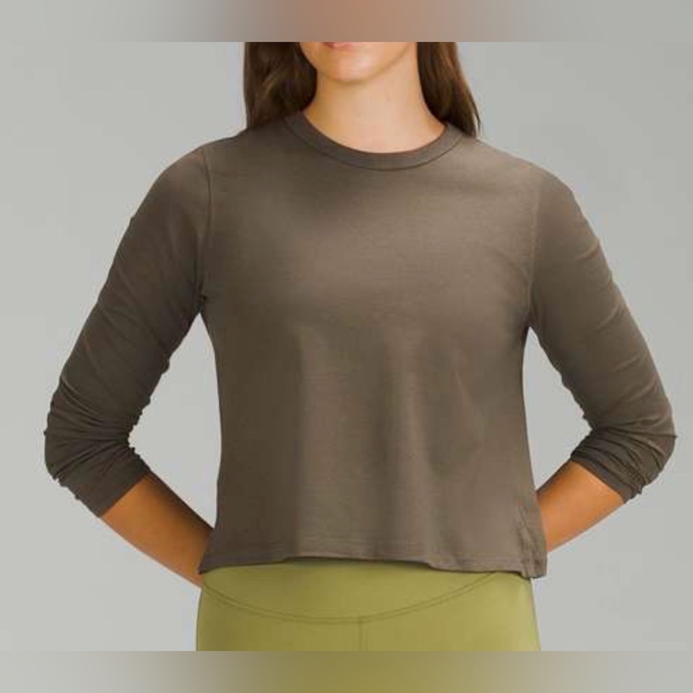 Lululemon Classic-Fit Cotton-Blend Long Sleeve Shirt
Carob Brown size 6
